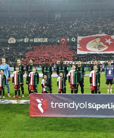 Kocaelispor- Antalyaspor maçında seremoni de paylaşıldı