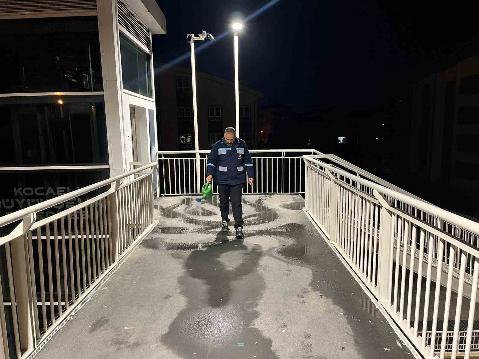 Buzlanmaya karşı yoğun mesai