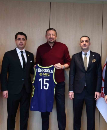 Fenerbahçe’den TBF Başkanı Hidayet Türkoğlu’na ziyaret
