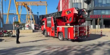 Tuzla Tersanesi’nde gemi yangını paniğe neden oldu