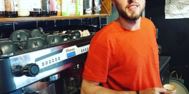 Çanakkale’de tıra çarpan otomobilin sürücüsü hayatını kaybetti