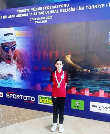 Körfezli yüzücü Trabzon’dan madalyayla döndü