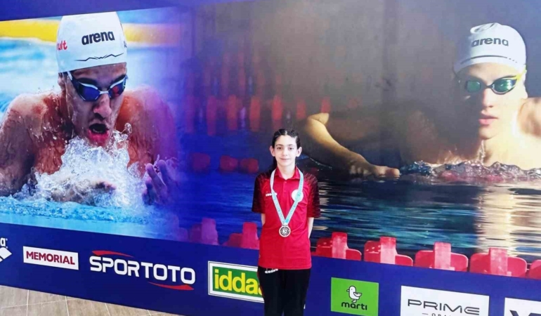 Körfezli yüzücü Trabzon’dan madalyayla döndü