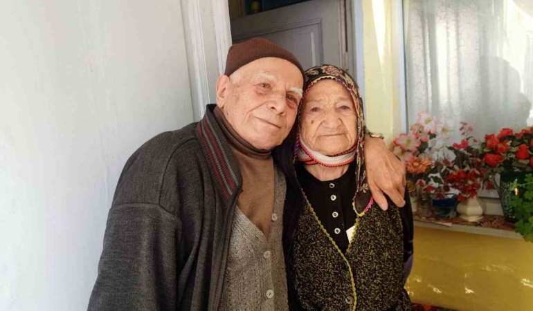 32 yıl sonra mavişinden gözyaşı dökerek ayrıldı