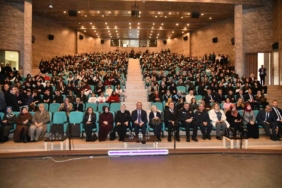 Hayata köprü sanat projesi kapsamında "Altın Çağ" tiyatro gösterisi sahnelendi