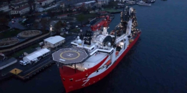 Sakarya gaz sahasında Faz 2 çalışmalarında denizaltına boru hattı kuracak Seven Vega havadan görüntülendi