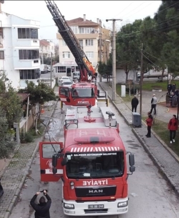 Balıkesir’de çatı yangını