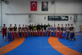Edirne’de ata sporu güreşle geleceğin şampiyonları yetişiyor
