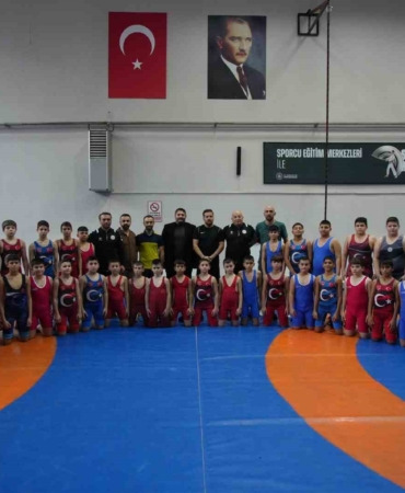 Edirne’de ata sporu güreşle geleceğin şampiyonları yetişiyor