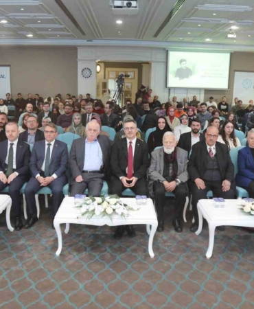 BTÜ’de yapay zekâ sempozyumu: "Gelişen yapay zekâ değil insan zekâsıdır"