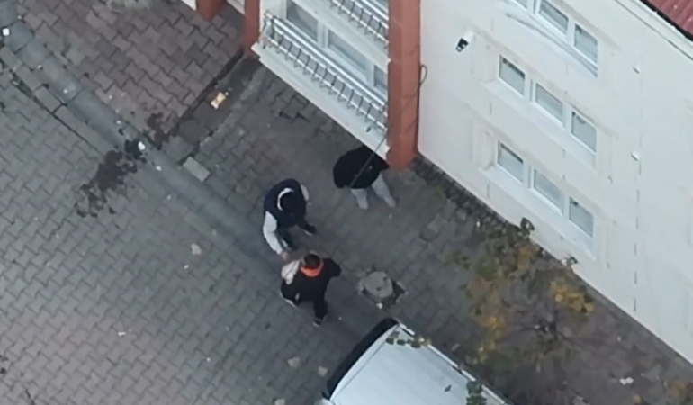 Esenyurt’ta uyuşturucu satışı yapan şahıslar suçüstü yakalandı