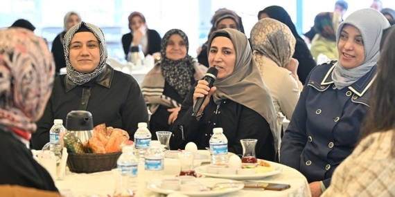 Gaziosmanpaşa Belediye Başkan Vekili Karadeniz, okuma-yazma kursiyerlerini ağırladı