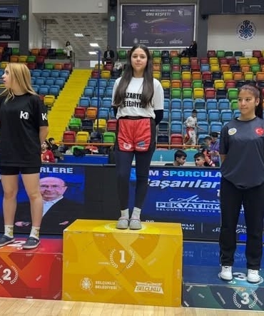 Bilecikli kick boksçulardan Türkiye derecesi