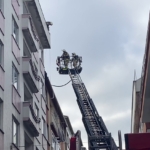 Şişli’deki çatı yangını paniğe neden oldu
