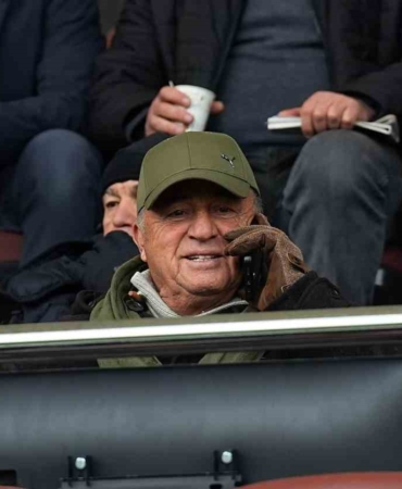Fatih Terim, Sarıyer - Bodrum FK maçını tribünden izledi