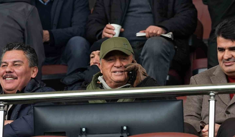 Fatih Terim, Sarıyer - Bodrum FK maçını tribünden izledi
