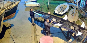 Yelken kulübüne kaçak tekne operasyonu