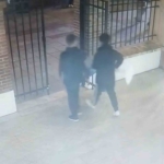 Kadıköy’de yardım kutusu hırsızlığı: Önce gözetlediler sonra çaldılar