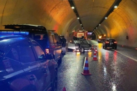 Sağanak yağış kazayı beraberinde getirdi: Tünel’de takla attı