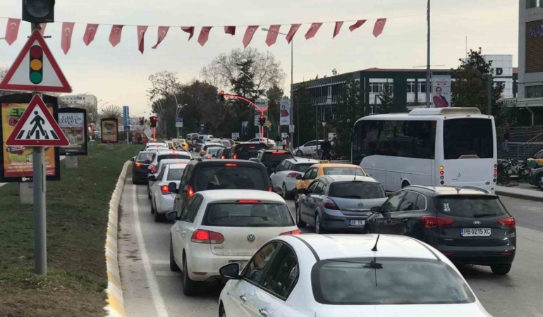 Edirne’de trafiğe kayıtlı araç sayısı 207 bin 555’e ulaştı