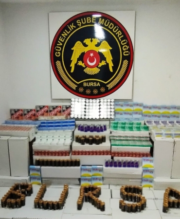 Bursa’da ruhsatsız ilaç operasyonu: Binlerce ürün ele geçirildi