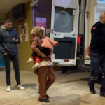 Üzerine şifonyer devrilen çocuk hastaneye kaldırıldı