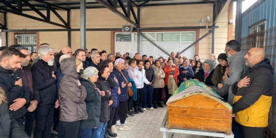 Otobüsün altında sürüklenen kadından acı haber