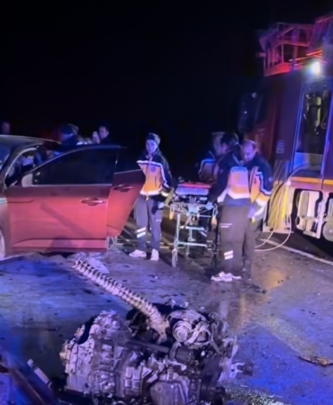 Çanakkale’de 2 otomobil çarpıştı: 5 ölü, 1 yaralı