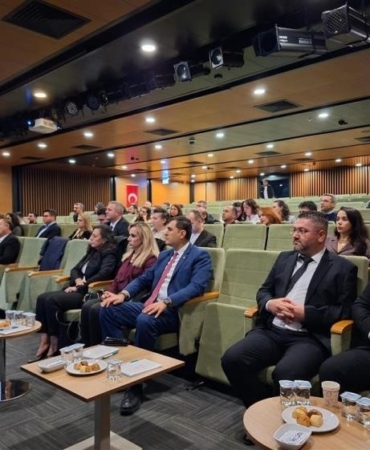 İl Müdürü Damkacı, hastaların doğru ve hızlı biçimde yönlendirilmesinin önemine dikkat çekti