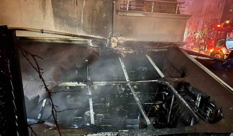 Ümraniye’de dükkan alevlere teslim oldu