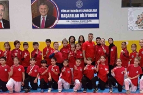 Körfez’in genç ve minik karatecileri 23 madalya aldı