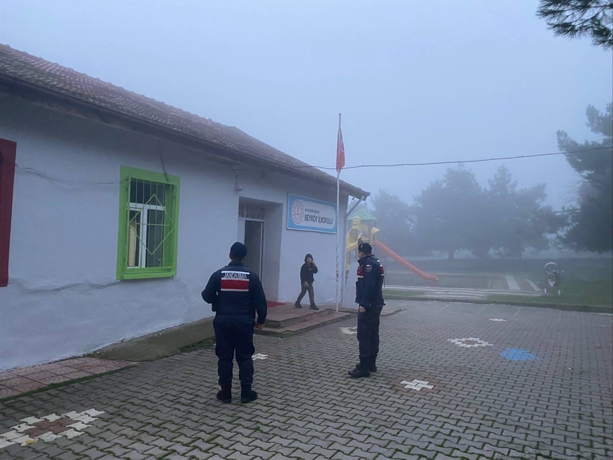 Balıkesir’de Yılbaşı Öncesi Okul Çevreleri ve Servislere Denetim