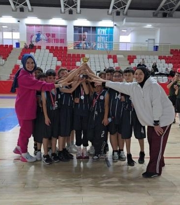 Bilecik’te küçük erkekler voleybol müsabakaları tamamlandı
