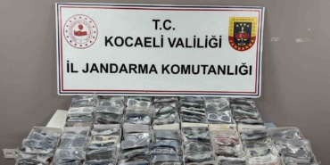 Kocaeli’de 2,6 milyon TL’lik kaçak gözlük ve tütün operasyonu