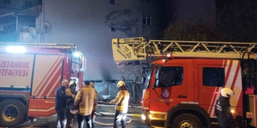 Sultanbeyli’de boya kaporta dükkanında yangın: 4 araç kullanılamaz hale geldi