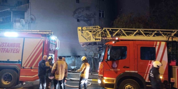 Sultanbeyli’de boya kaporta dükkanında yangın: 4 araç yandı