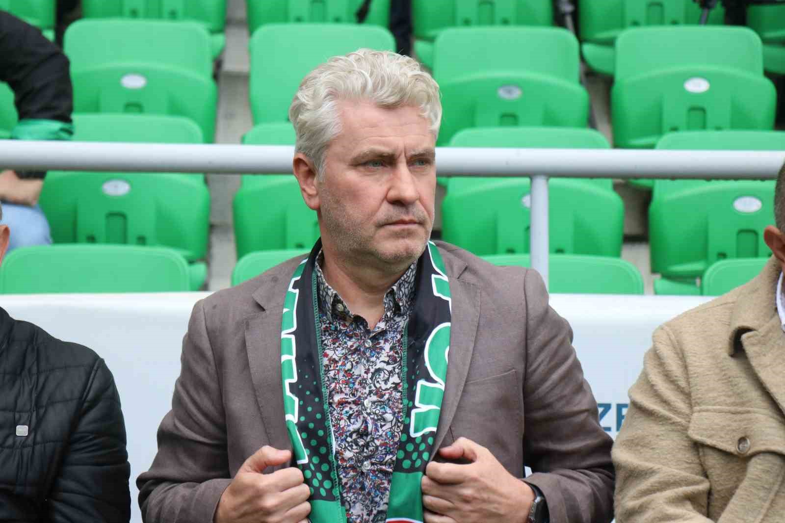 Sakaryaspor Kulübü Başkanı görevinden ayrıldığını duyurdu