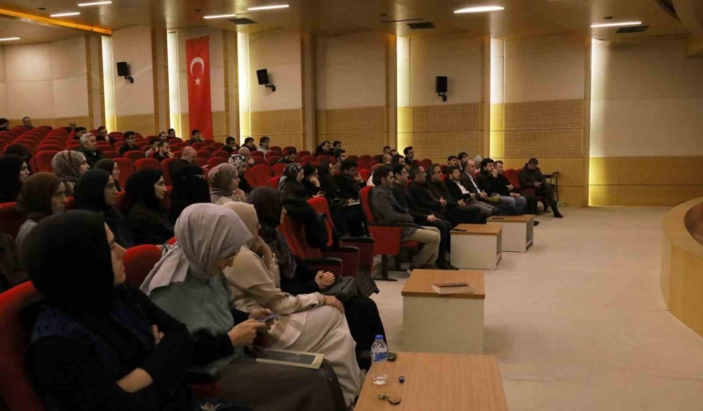SAÜ’de İslam hukuku ve siyaset felsefesi konuşuldu