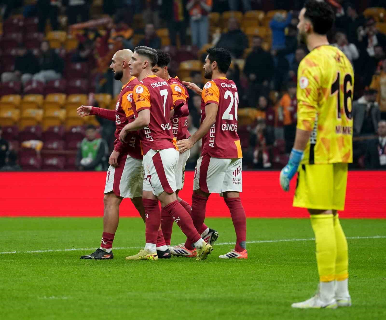 Galatasaray kupada Başakşehir’i ilk kez yendi