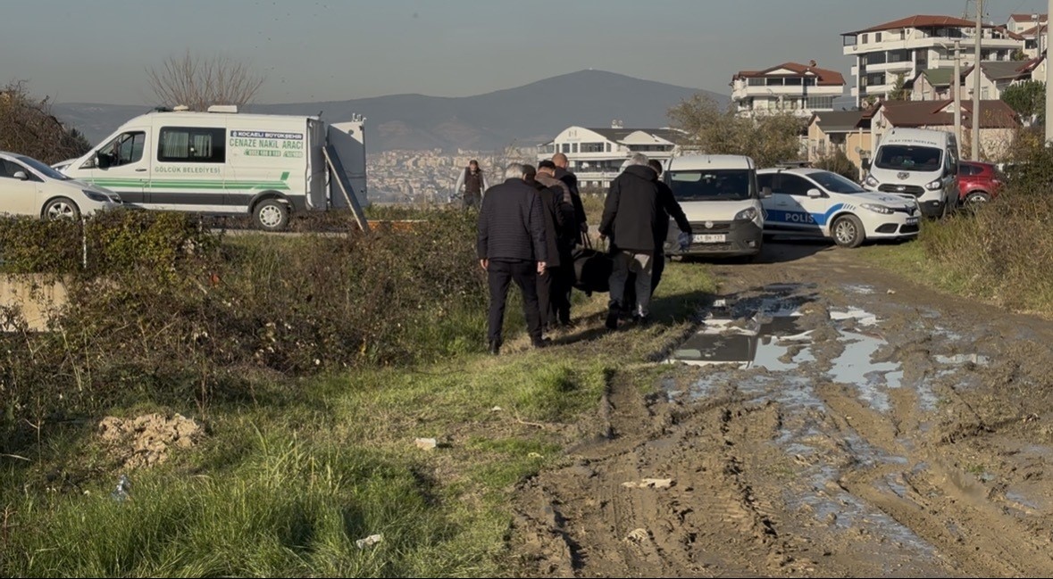 Kız arkadaşı tarafından çalılıkların arasında ölü bulundu
