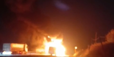 Servis otobüsü alevlere teslim oldu