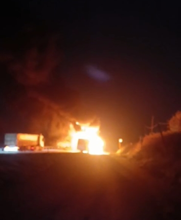 Servis otobüsü alevlere teslim oldu