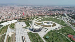 Karesi’de birleştirilmiş dükkanlardaki ruhsat krizi