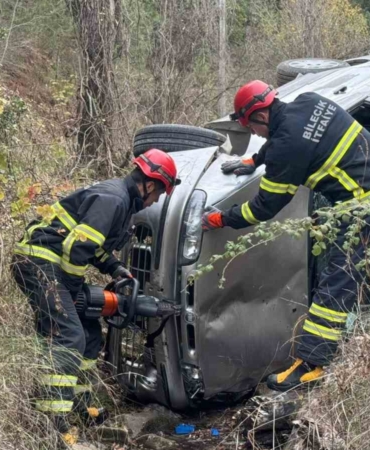 Uçurumdan yuvarlanan araçtan burnu bile kanamadan çıktı