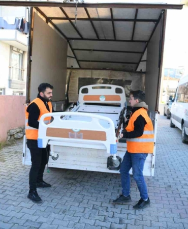 2025 yılında ihtiyaç sahiplerine kırtasiyeden hasta yatağına kadar sosyal yardım