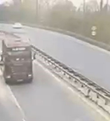 Camiden elektronik eşya, istasyondan tır çalan şüpheli TEM’de yakalandı