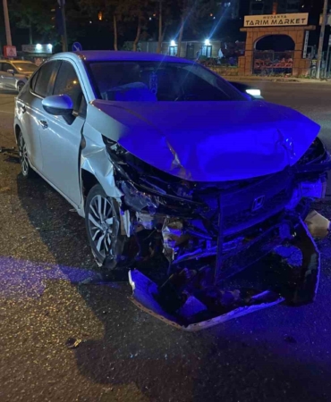 Bursa’da kavşakta feci kaza: 1 ağır yaralı