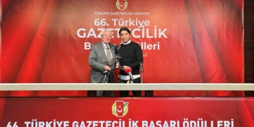 İstanbul Cumhuriyet Başsavcılığı tarafından yürütülen soruşturmalar kapsamında gazeteci Emrullah Erdinç gözaltına alındı.