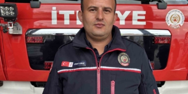 Oksijen maskesini vatandaşa veren itfaiye eri, o anları anlattı: "Önceliğimiz insan"