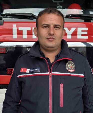 Oksijen maskesini vatandaşa veren itfaiye eri, o anları anlattı: "Önceliğimiz insan"